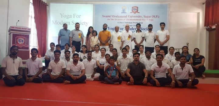 photo-session-after-completing-3rd-yoga-batch