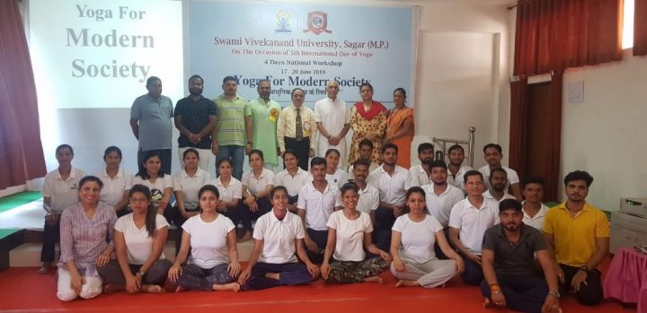 students-from-batch-7-attanded-yoga-seminar