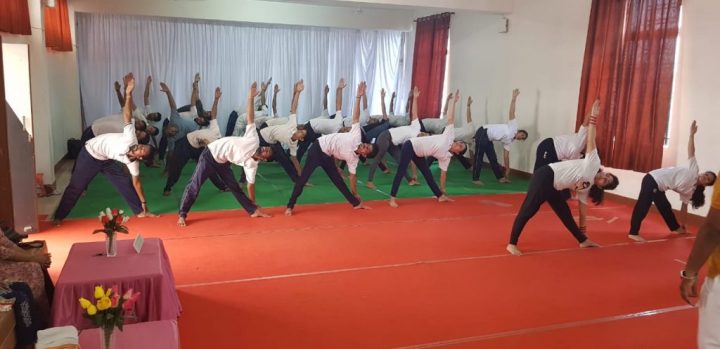 photo-session-after-completing-8th-yoga-batch