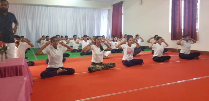 yoga-practicing-at-activity-area-vivekananda-yog-math